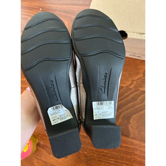 Clarks Women's Neiley Pearl Pewter Metallic Heels Leather NEW 5.5 M - Picture 6 of 9
